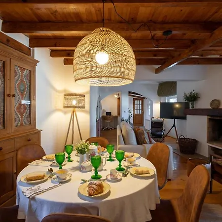 Casa Pequena By Lovelystay Сasa de vacaciones
